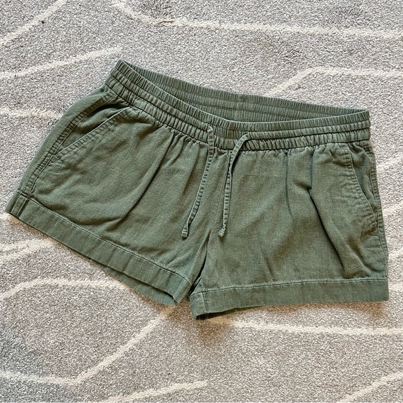 Old Navy Pants - Old Navy Olive Green Linen Rayon Pull On Shorts